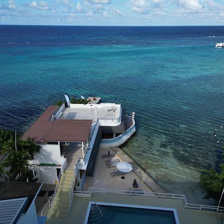 Ocean Palms Hotel Ocho Rios Exterior photo