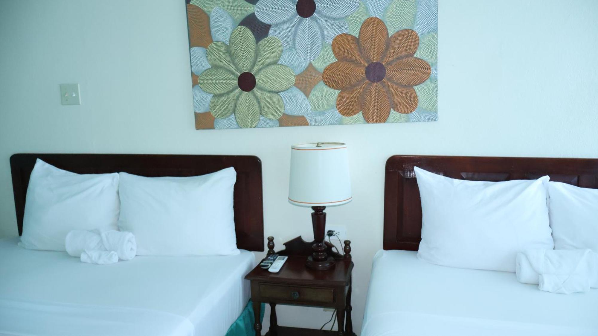 Ocean Palms Hotel Ocho Rios Exterior photo