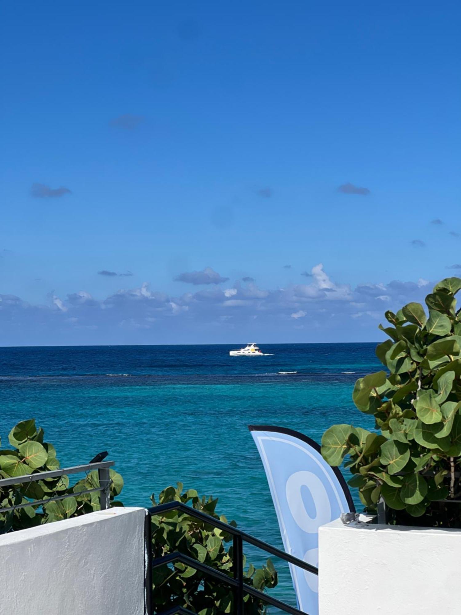 Ocean Palms Hotel Ocho Rios Exterior photo