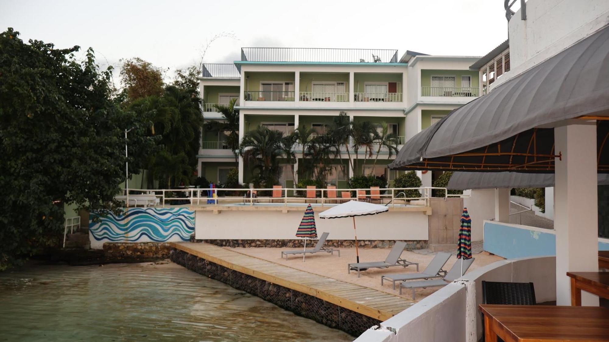 Ocean Palms Hotel Ocho Rios Exterior photo