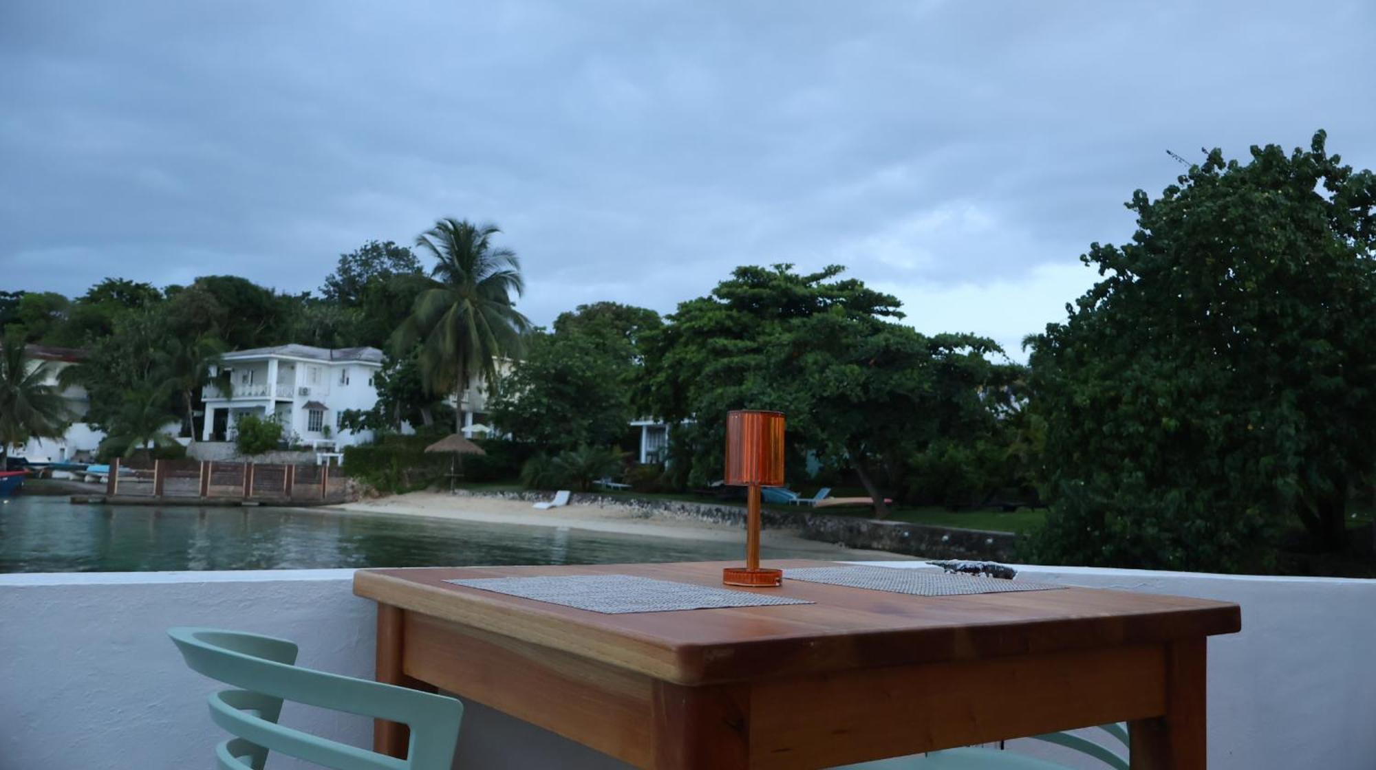 Ocean Palms Hotel Ocho Rios Exterior photo
