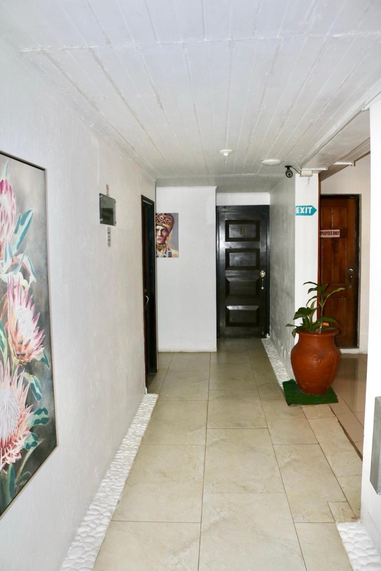Ocean Palms Hotel Ocho Rios Exterior photo